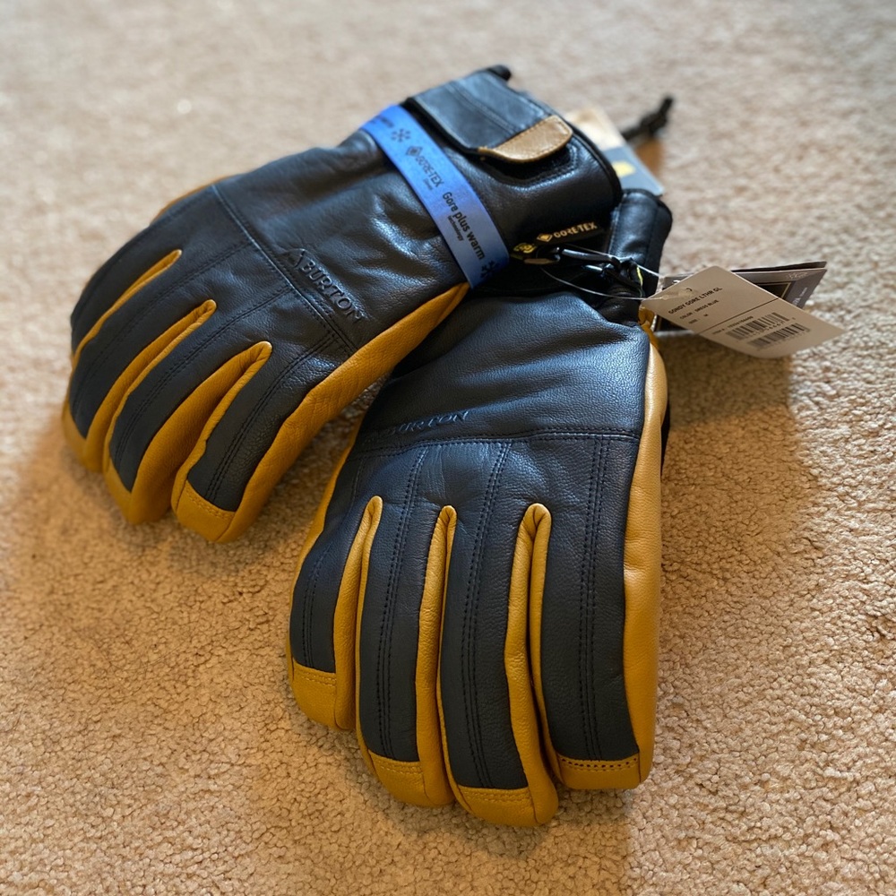 Brand new ski gloves!